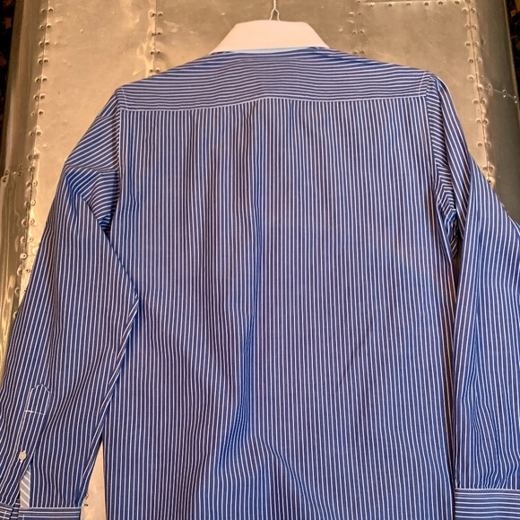American Eagle Men's Button Down Blue Stripped - Picture 5 of 6